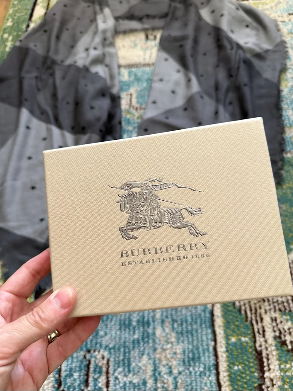 Burberry merino wool large shawl polka dot nova check gray acarf